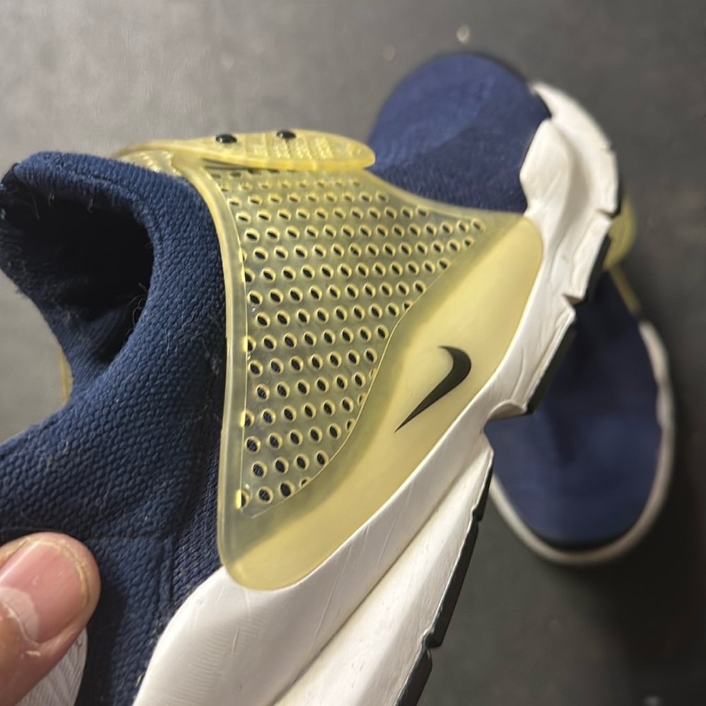Nike Sock Dart lightweight trainer - hardly worn - excellent condition - Picture 7 of 11